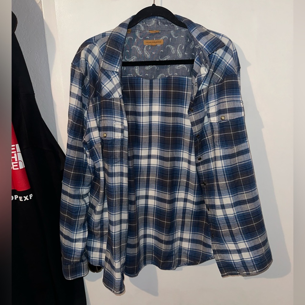 Great condition flannel!